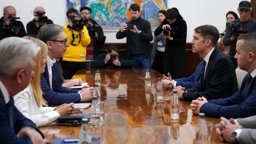 Sırbistan Cumhurbaşkanı Vučić, akaryakıt fiyatlarının sadece bir dinar artacağını bildirdi.