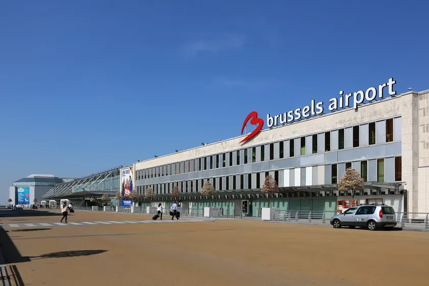Brüksel Havalimanı'nda Dron Nedeniyle Uçuşlarda Aksamlama