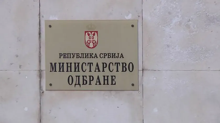 Sırbistan yedek subay alımında silahlı hizmet yapmayanlara öncelik tepki çekti