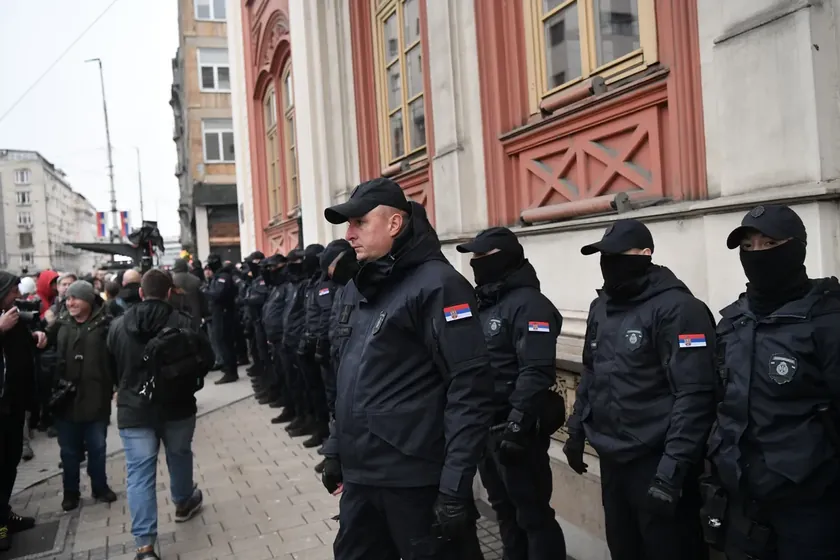 Sırbistan'da Dveri'den Rektörlük Baskınına Tepki ve Öğrenci Listesine Destek