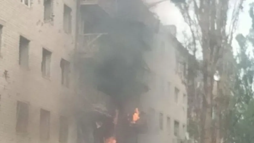 Rusya'nın Slavjansk'taki bir apartman bölgesine yaptığı hava saldırısı en az 14 kişiyi yaraladı.