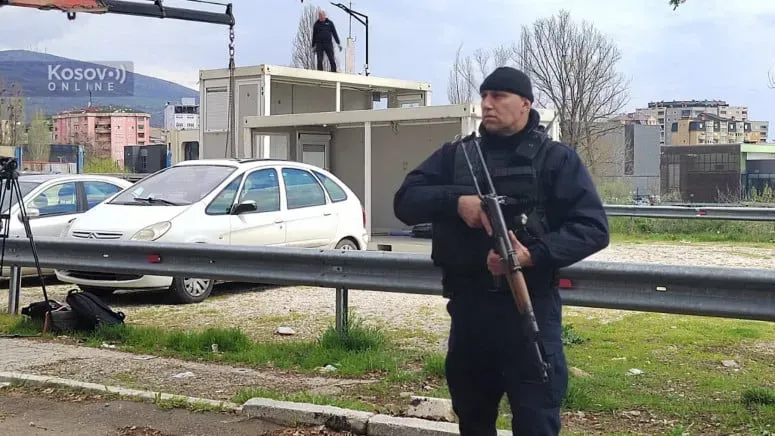 Kosova'da Sırp Baba Oğlunu Korumaya Çalışırken Arnavut Saldırgan Tarafından Darbedildi