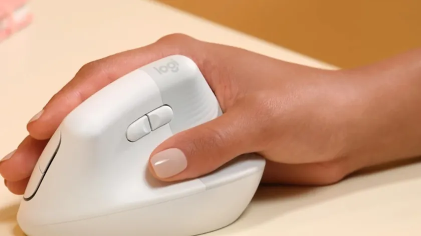 Logitech Lift vertikal mişiyle el ve bilek ağrısı azalabilir.