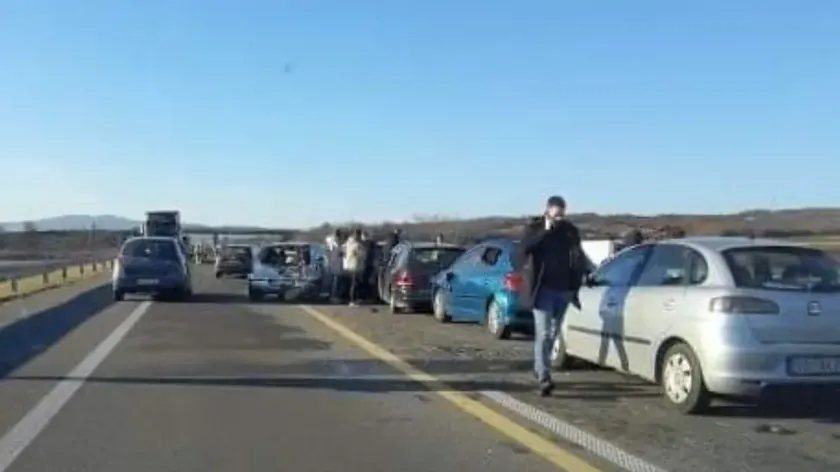 Sırbistan'ın Vreoci yakınlarında korkunç kaza: İki ölü, kadın ve çocuk ağır yaralı