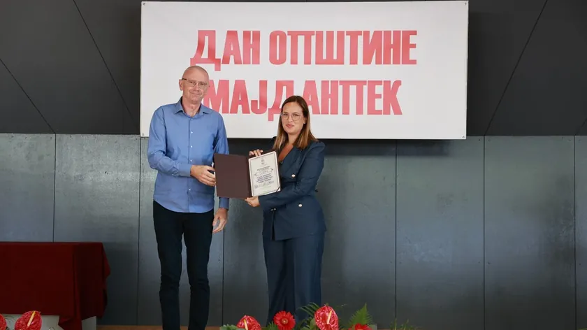 Sırbistan Çevre ve İklim Bakanı Sara Pavkov, Majdanpek Belediyesi'ne yaptığı katkı için teşekkür belgesi aldı.