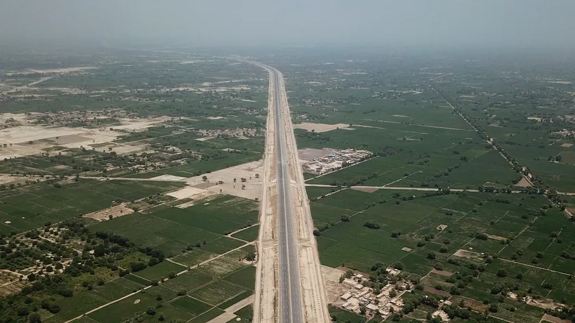 Pakistan ve Çin 172 kilometrelik otoyol ve tünel projesi için adımlar attı