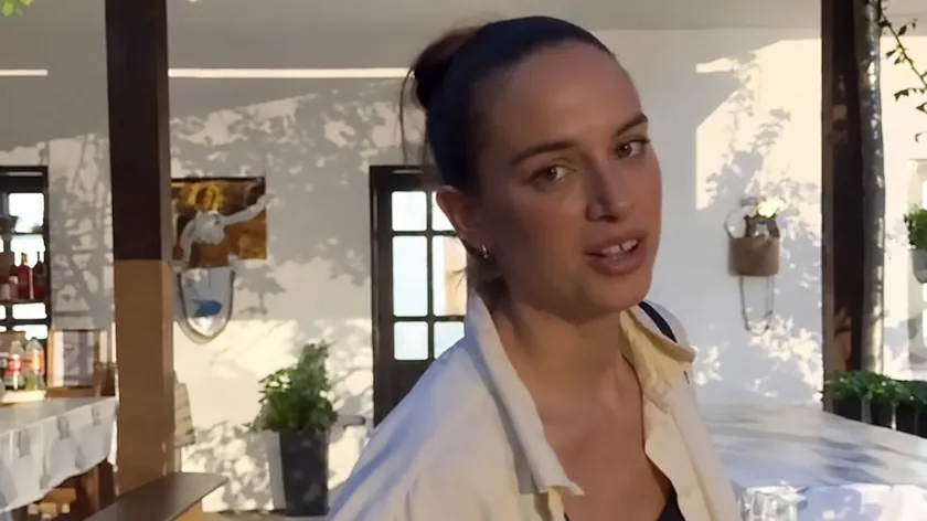 Sırp manastırı önünde bir olay Şpaniol'u şoka etti Videoda masada gördüğü şeyin karşısında kaldı ve şok oldu