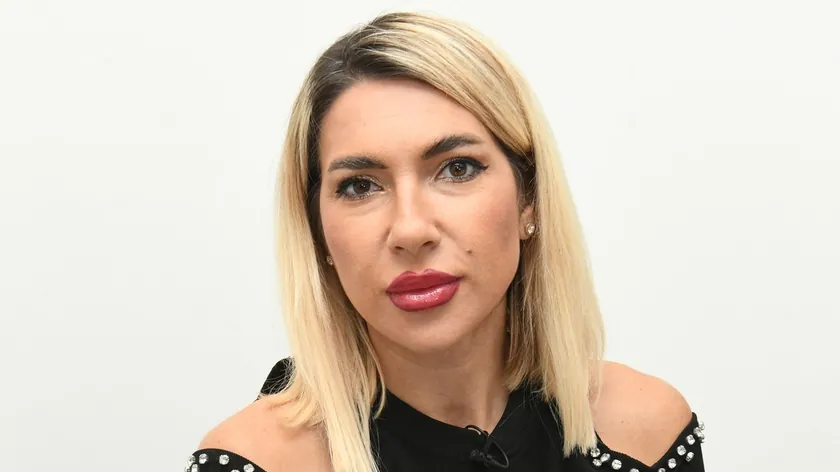 Jovana Jeremić'in ailesiyle ilgili açıklamaları büyük ilgi topluyor.