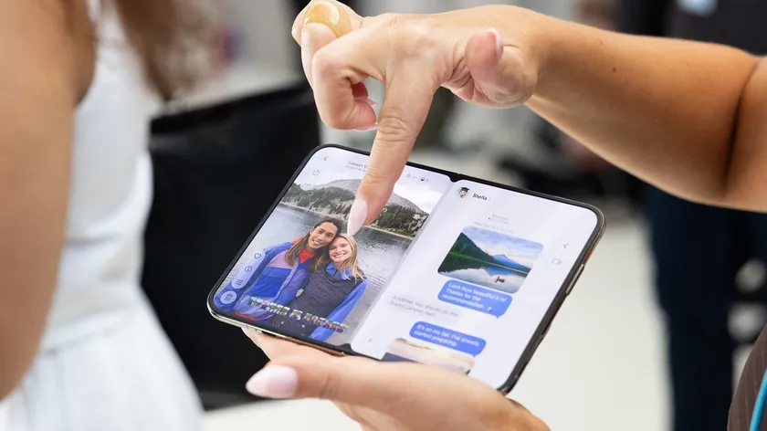 Apple'ın yıllık etkinliğindeki en büyük yıldız uzun zamandır beklenen katlanabilir iPhone oldu.