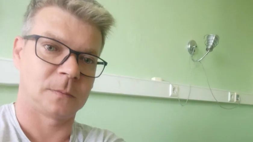 Brčko'dan bir yargı çalışanı, arkadaşına karaciğerinin bir bölümünü bağışlamak için İstanbul'a gidiyor