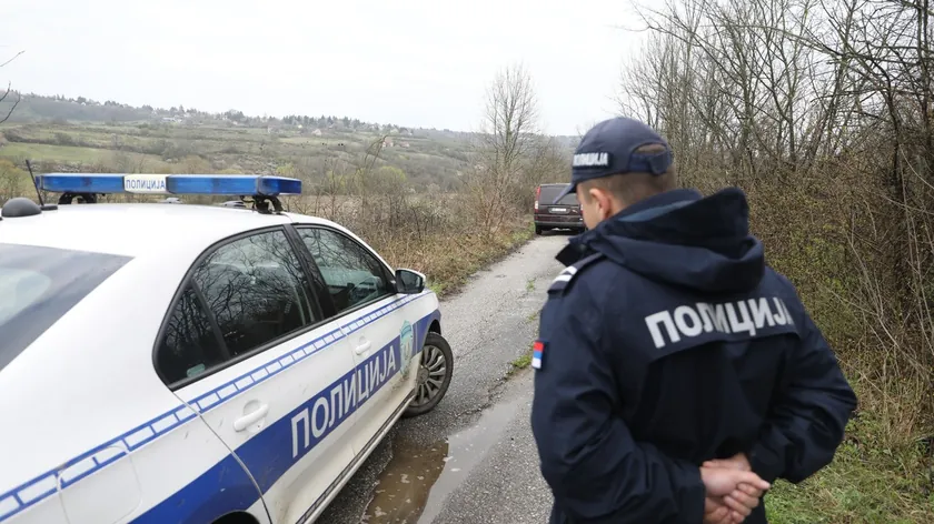 Sırbistan'da iki polis memuru makam ve nüfuz suiistimali şüphesiyle gözaltına alındı