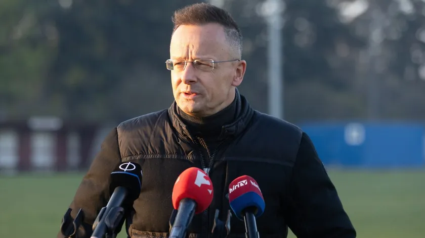 Macaristan Dışişleri Bakanı Szijjártó Belgeleri Yok Etmekle Suçlandı, Kamuoyundan Kayıp