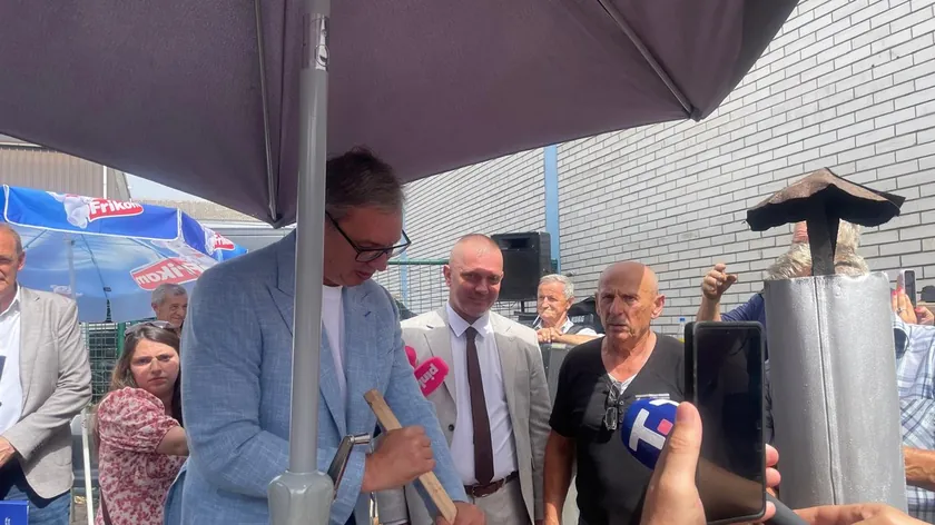 Sırbistan Cumhurbaşkanı Aleksandar Vučić Oseçin'deki 17. Vişne Festivali'ni ziyaret etti.