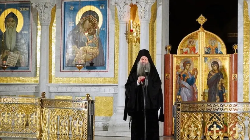 Sırp Patriği Porfirije Paskalya mesajında Sırpların birliğine ve nefreti sonlandırmaya çağırdı