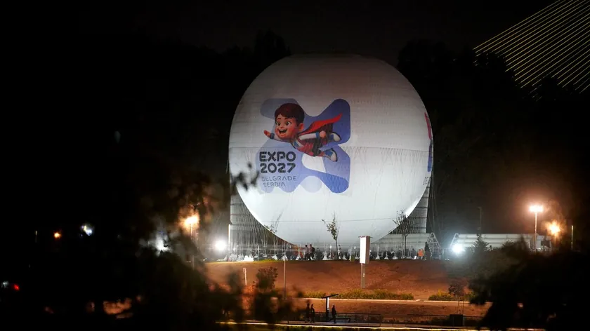 Belgrad'da Ada Ciganlija'ya panoramik balon kuruldu
