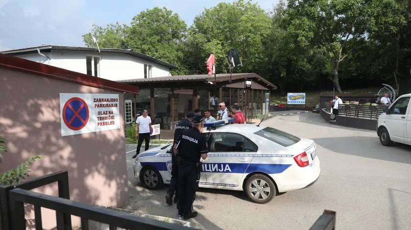 Sırbistan Kumodraž'da kafede silahlı saldırı: Bir kişi öldü, bir kişi ağır yaralandı