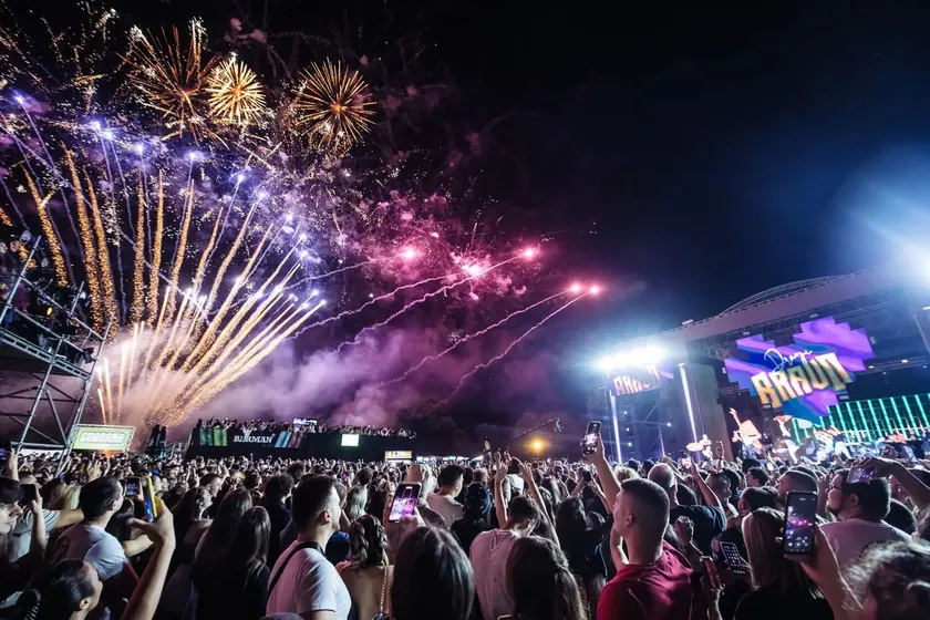 Sakis Rouvas ilk kez Sırbistan'da Dragi Bravo Festivali'nde sahne alacak.