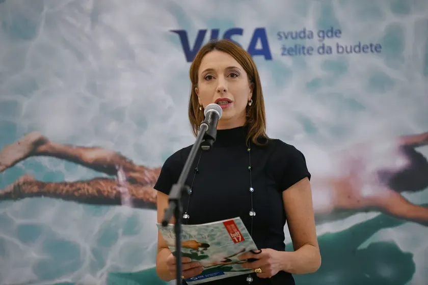 Sırp Ulusal Tiyatrosu'ndan 10'dan fazla balerin Aja Jung'a mobbing nedeniyle dava açtı