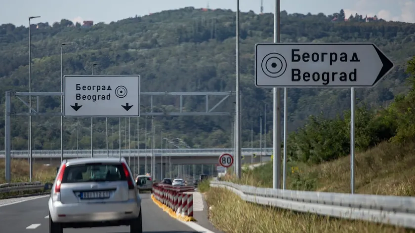 Sırbistan'da otoyol ve ekspres yol farkları sürücüleri şaşırtıyor: Yeni kurallar yayımlandı