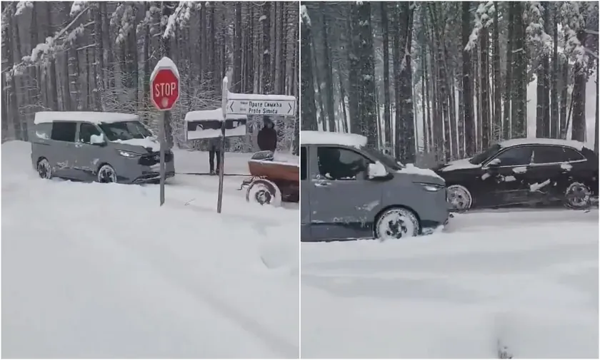Sırbistan Zlatibor'da Kara Saplanan Minibüs İki Atın Yardımıyla Kurtarıldı
