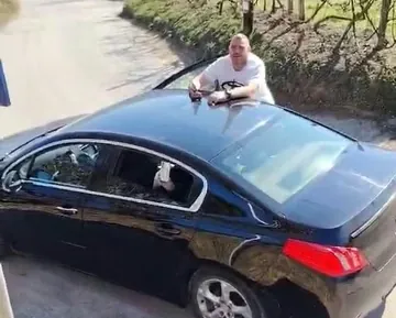 Sırbistan Sevojno'da iktidar partisi aktivistleri kampanya yürütenlere sözlü saldırıda bulundu