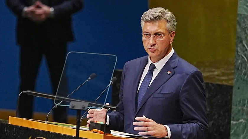 Sırbistan'a yönelik eleştiriler nedeniyle tartışma çıktı.