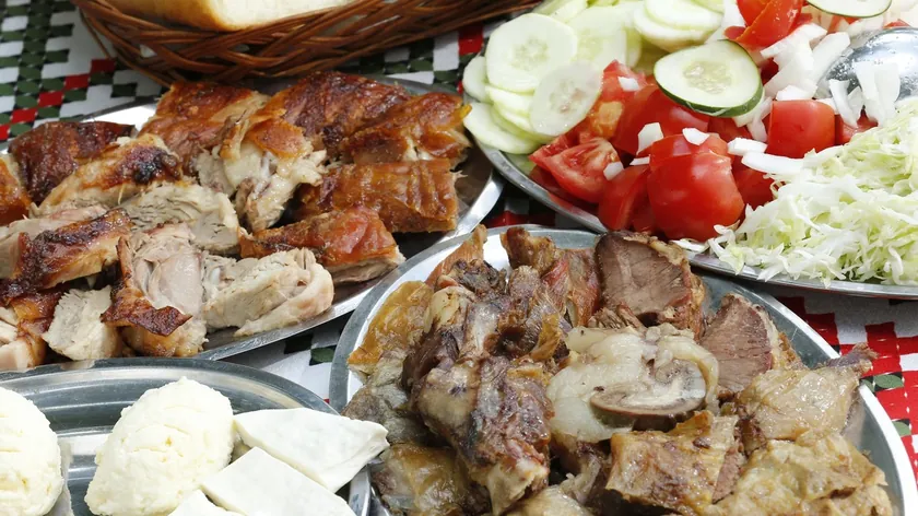 Morava salatası, TasteAtlas'ın en yüksek puanlı Sırp mezeleri listesinde birinci sırada yer aldı