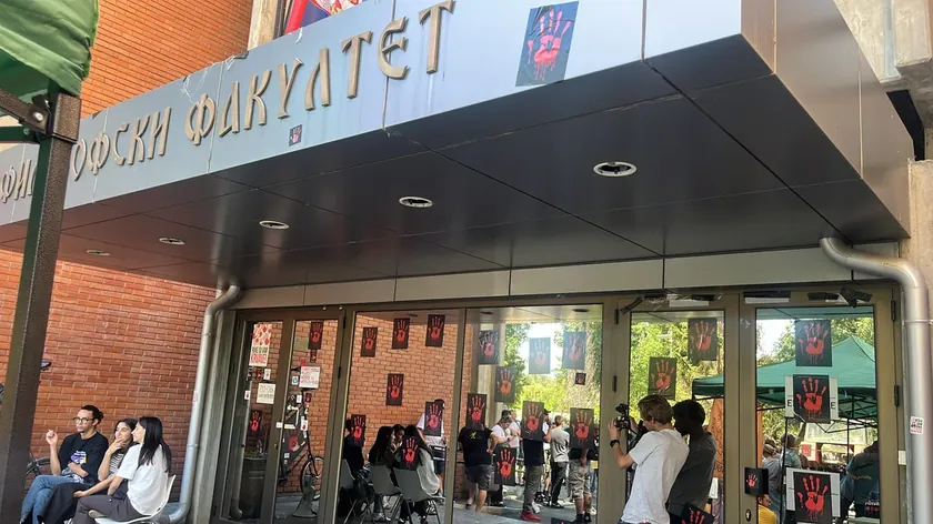 Sırbistan'ın Novi Sad kentinde Felsefe Fakültesi profesörlerine tehdit mesajları gönderildi.