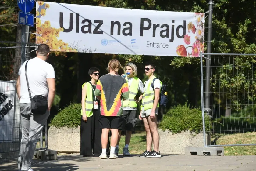 Sırbistan'ın Vranje kentinde "Prajd Karavan" adlı protesto düzenleniyor.