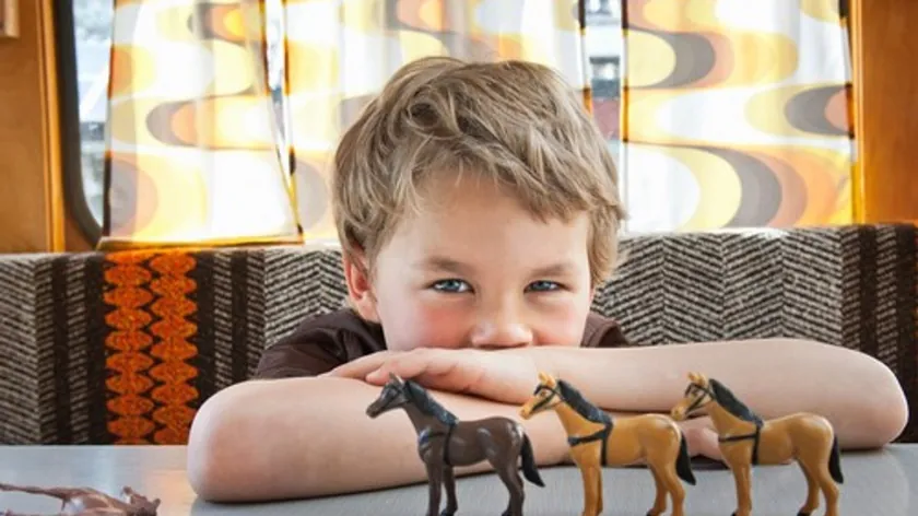 Sırbistan Kaynaklı Haber: Aşırı Koruyucu Ebeveynlik Çocuklarda Anksiyete ve Depresyonu Artırıyor