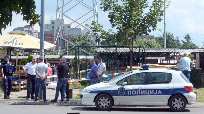 Sırbistan sokaklarında tehlikeli operasyonlar nedeniyle panik yaşanıyor Açık piyasa ve evlerde şok