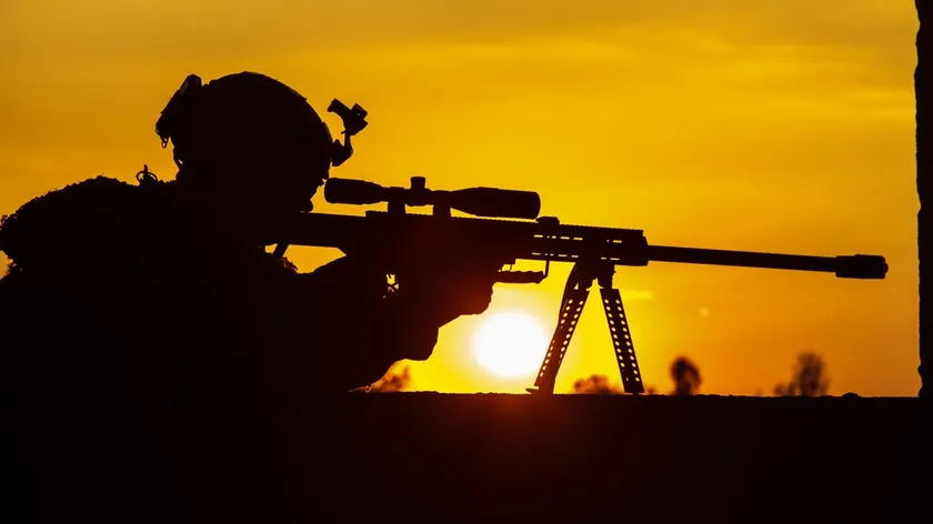 Mali'de askeri üs yakınında patlamalar ve çatışmalar yaşandı, ordu yolları kapattı