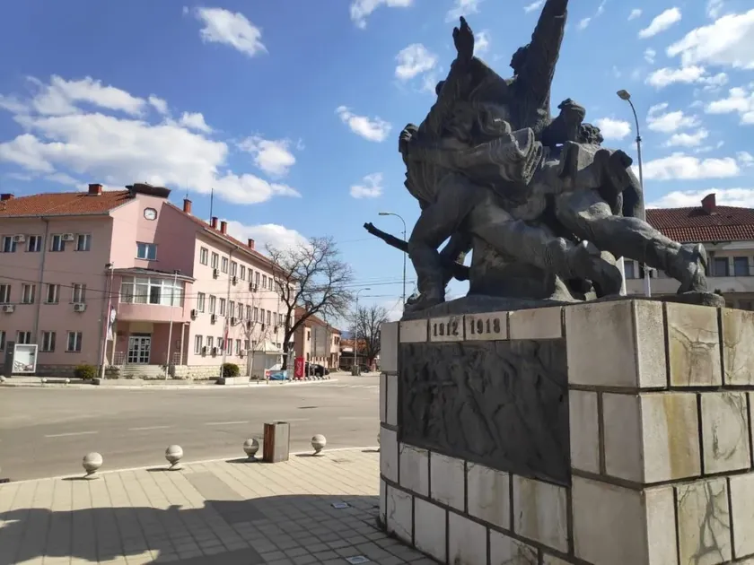 Sırbistan'da Pirot Yüksek Mahkemesi Babuşnica Meclisi kararını iptal ederek görev iadesi sağladı