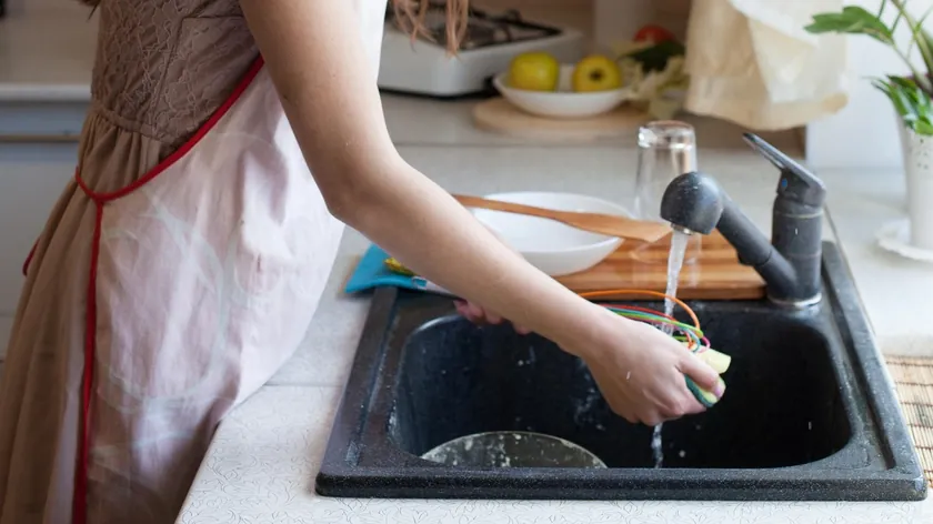 Virginia'lı genç Mia Heller, içme suyundaki mikroplastikleri %96 filtreleyen bir cihaz tasarladı