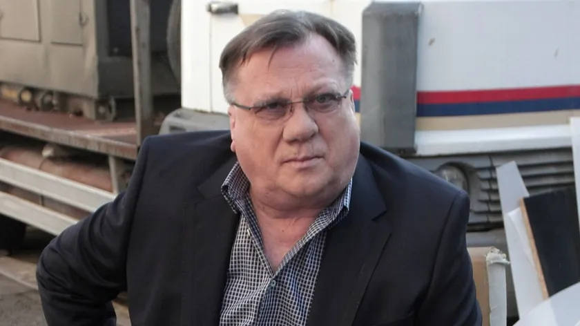 Bosna Hersek'te Efsanevi Şarkıcı Halid Bešlić Anısına Magnetler Çok Rağbet Görüyor