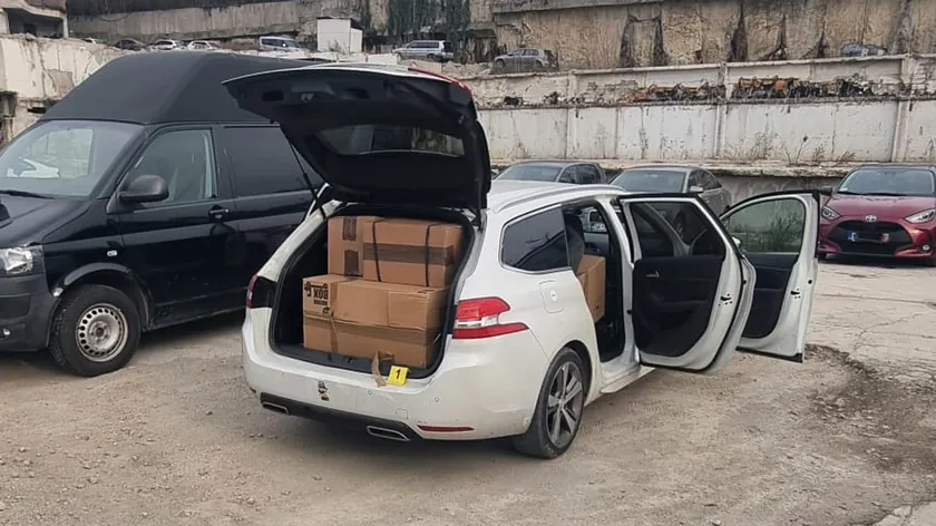 Sırbistan'ın Çukaritsa ilçesinde araçta 50 kilogram esrar yakalandı