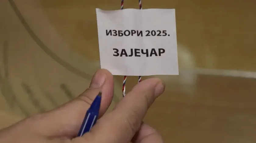 Sırbistan Zajeçar'da Yasal Süresi Dolan Yerel Seçimler İlan Edilmedi, İhlal Vurgulandı.