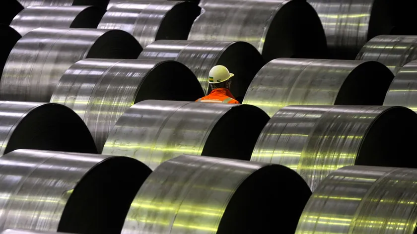 Avrupa Birliği çelik ithalatı kurallarını sıkılaştırdı, gümrüksüz kotalar düşürülecek.