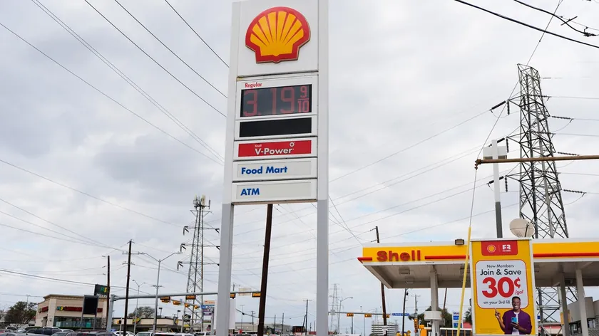 ABD'de benzin fiyatları bir dolardan fazla yükseldi sürücülerin yükünü artırdı