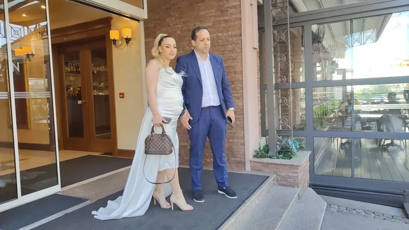 Folk şarkıcısı Emir Habibović ve genç eşi Tamara Selimović'in dini nikahı gerçekleşti.
