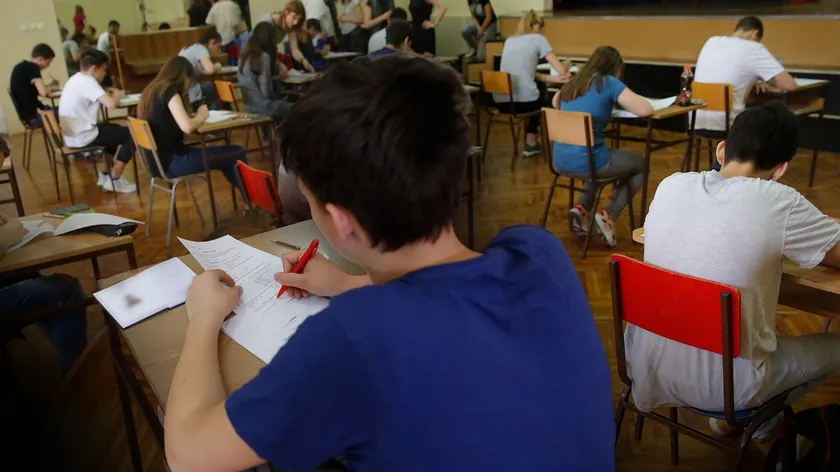 Sırbistan AP Vojvodina'da ortaokul kayıt planı mayıs başına kadar hazır olacak