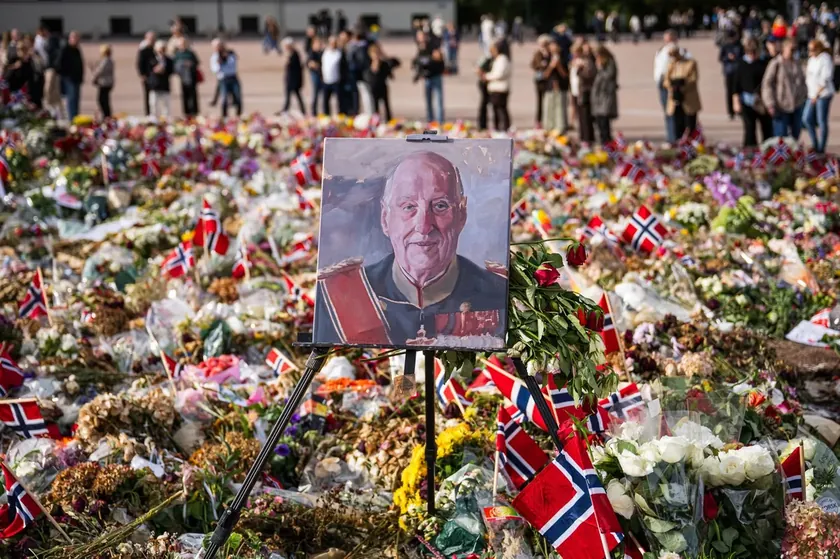 Norveç Kraliyet Ailesi Kral Haakon VIII'in tahtta oturmasıyla yeni bir döneme giriyor.