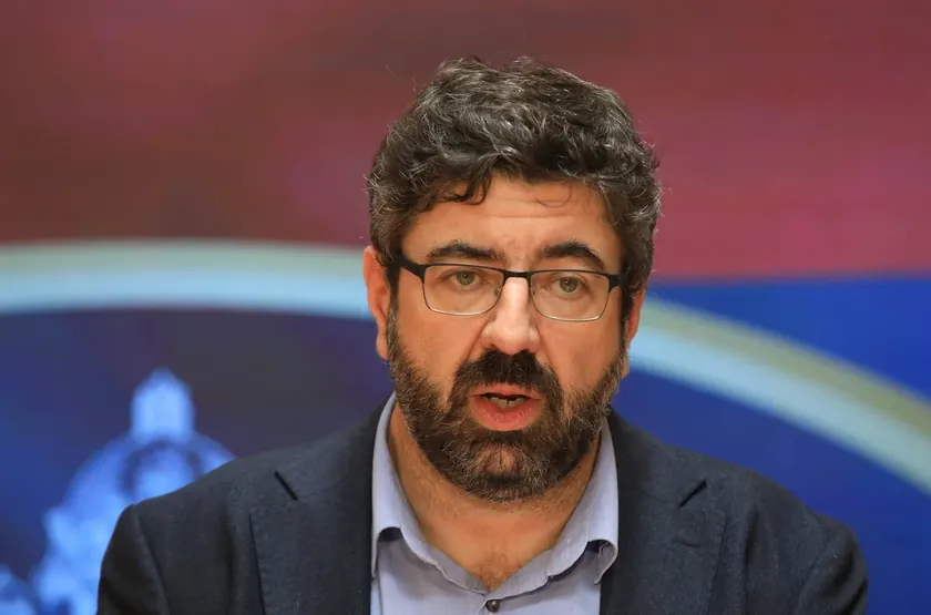 Lazović Öğrenciye destek "şartsız" değil.