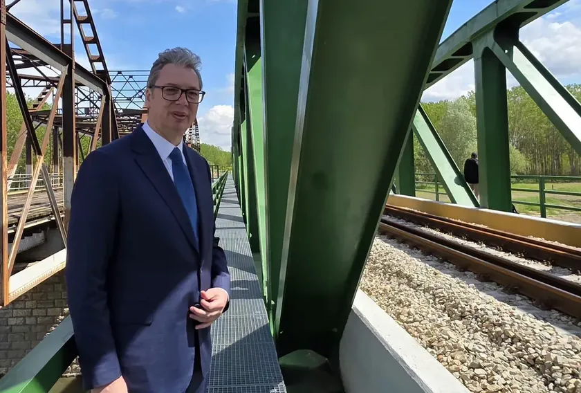 Sırbistan Cumhurbaşkanı Vučić, AB mali fonlarını dondurma iddiaları hakkında değerlendirmelerde bulundu.