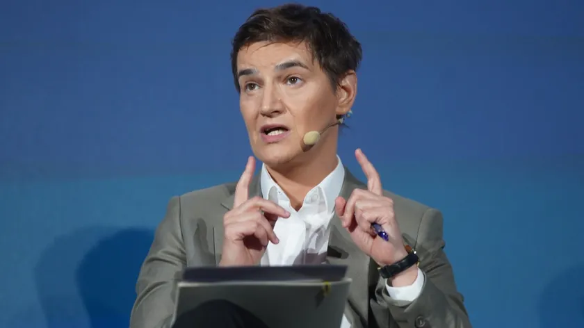 Ana Brnabić, Jovo Bakić ve politikayı eleştirdi.