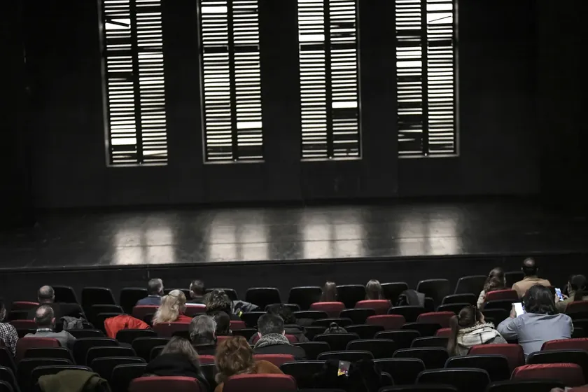 Sırp oyuncuları yeni sezonun başlangıcını kutlamak için performans sergiledi ve mücadeleye devam edeceklerini belirtti.