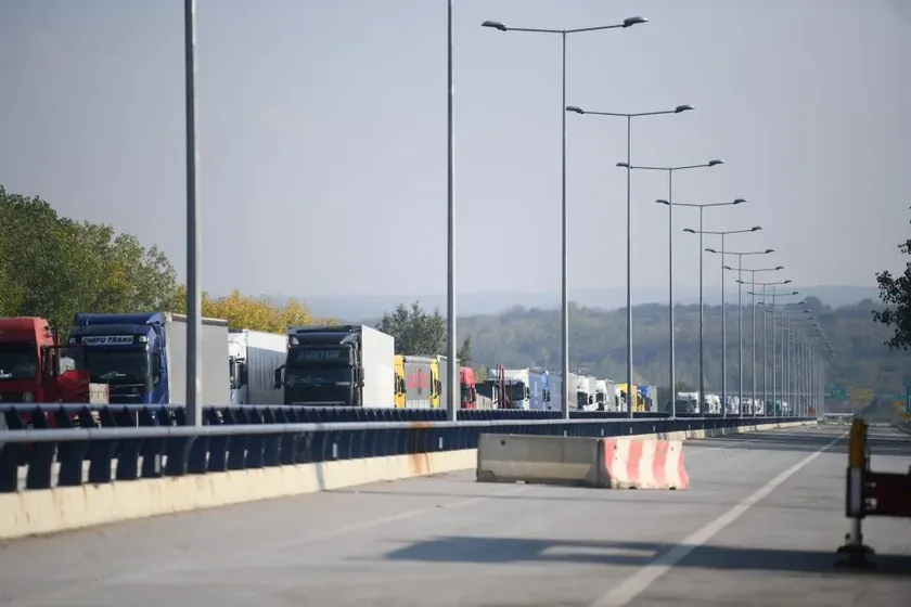 Ostružnica Petli Üzerinde Çalışmalar 20'den 25'e Kadar Yapılacak Obrenovac Yönünden Giriş Kapalı