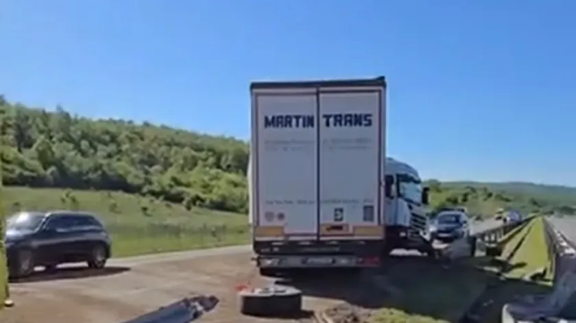 Sırbistan Belgrad Niş Otoyolunda Kamyon Kazası Trafiği Olumsuz Etkiledi