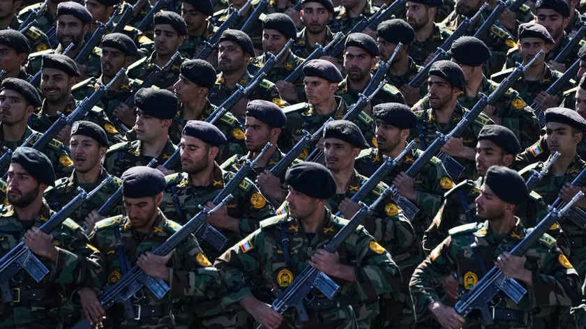 İranlı Komutan Amerika'ya Sert Yanıt Tehdidi Savurdu Vance İslamabad'a Gidiyor