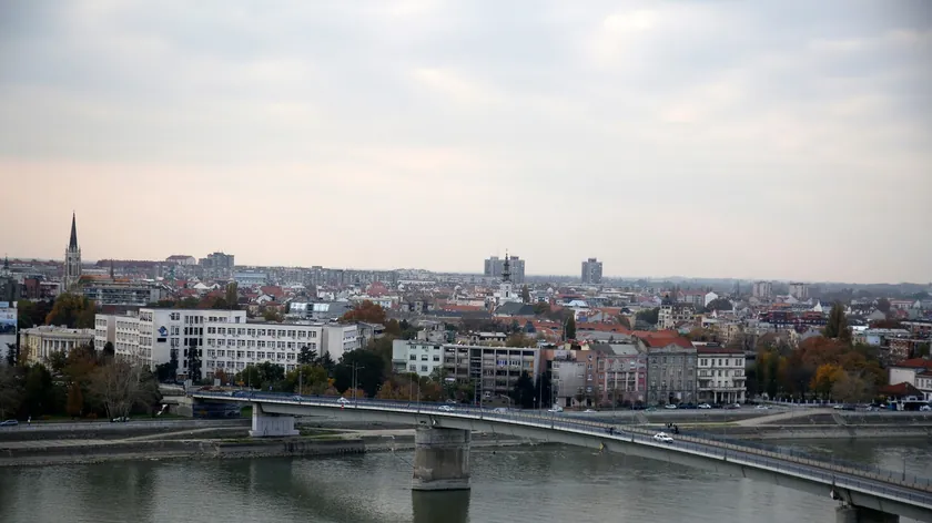 Novi Sad'da parkiranje fiyatları bugün itibaren artıyor.